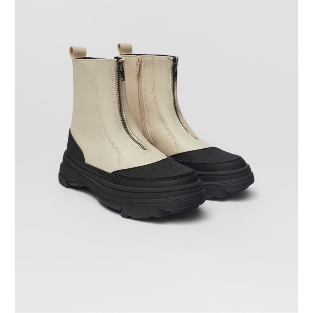 ✨SALE✨Zara zippered ankle boots ✨SALE✨ - Picture 1 of 6